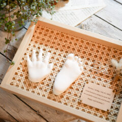 〜麻布とラタン〜２歳のお子様の手形足形アート